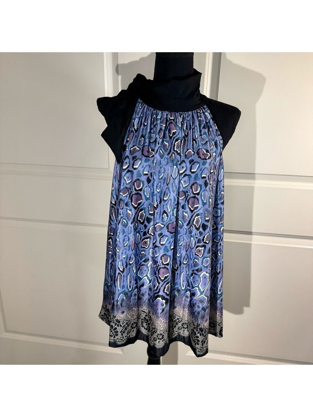 NWOT Simply Aster Printed Halter Top with Tie Detail 2X